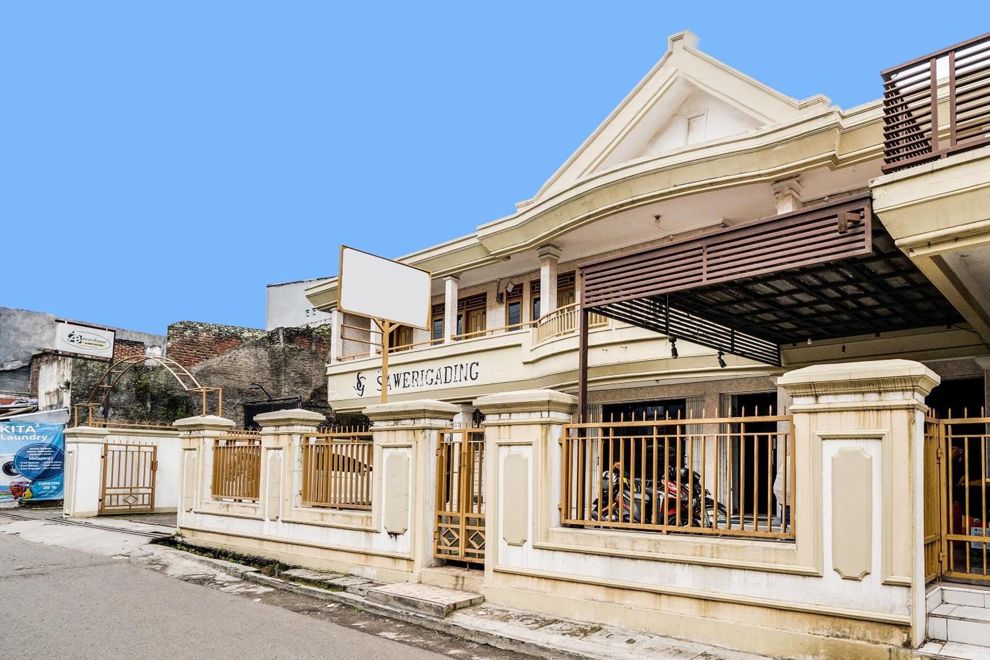 Oyo Life 91994 Sawerigading Jatinangor Syariah Hotel Sayang Buitenkant foto