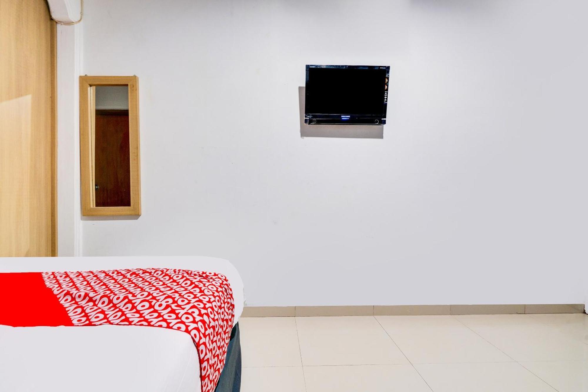Oyo Life 91994 Sawerigading Jatinangor Syariah Hotel Sayang Buitenkant foto